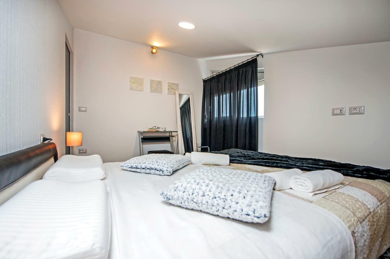 Lakovich Sea View Apartments ロヴィニ エクステリア 写真