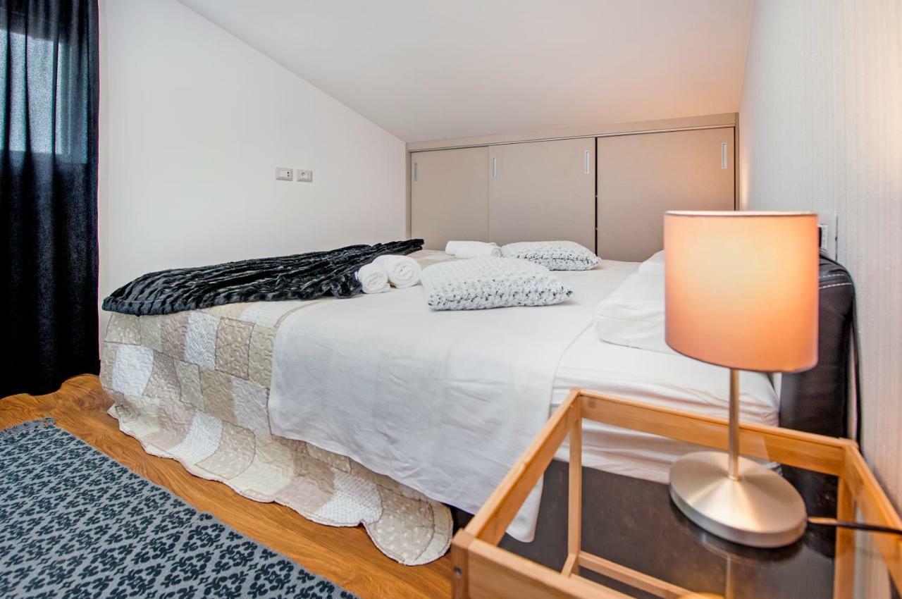 Lakovich Sea View Apartments ロヴィニ エクステリア 写真