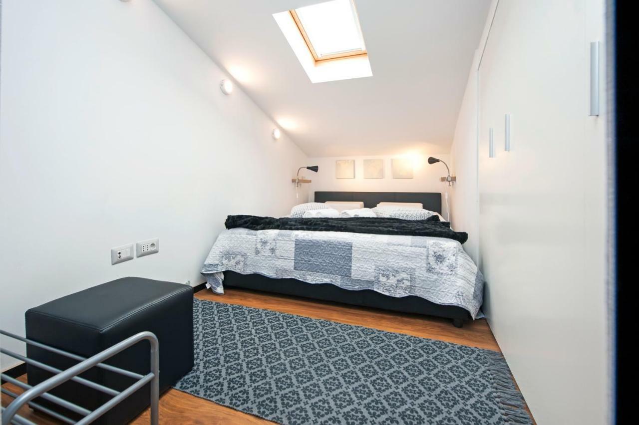 Lakovich Sea View Apartments ロヴィニ エクステリア 写真