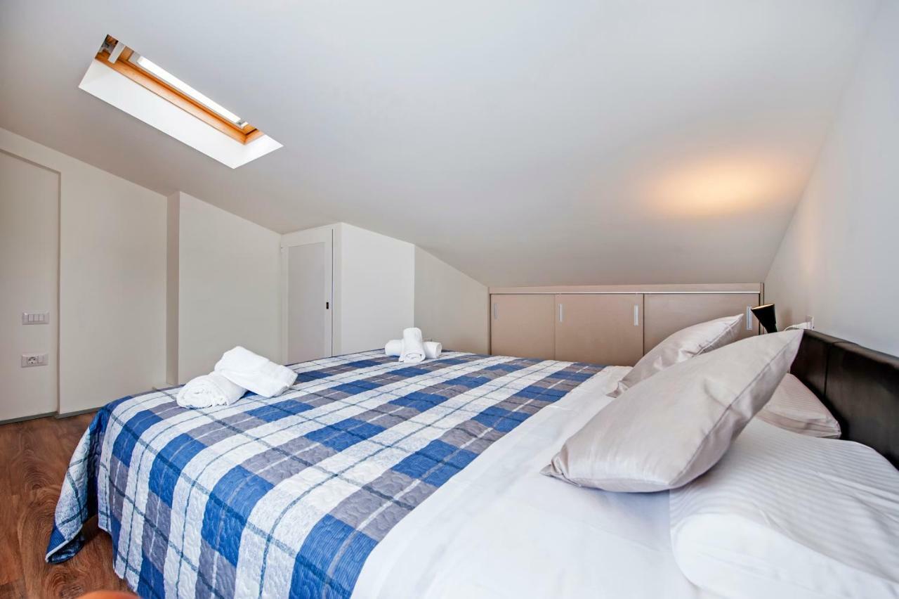 Lakovich Sea View Apartments ロヴィニ エクステリア 写真