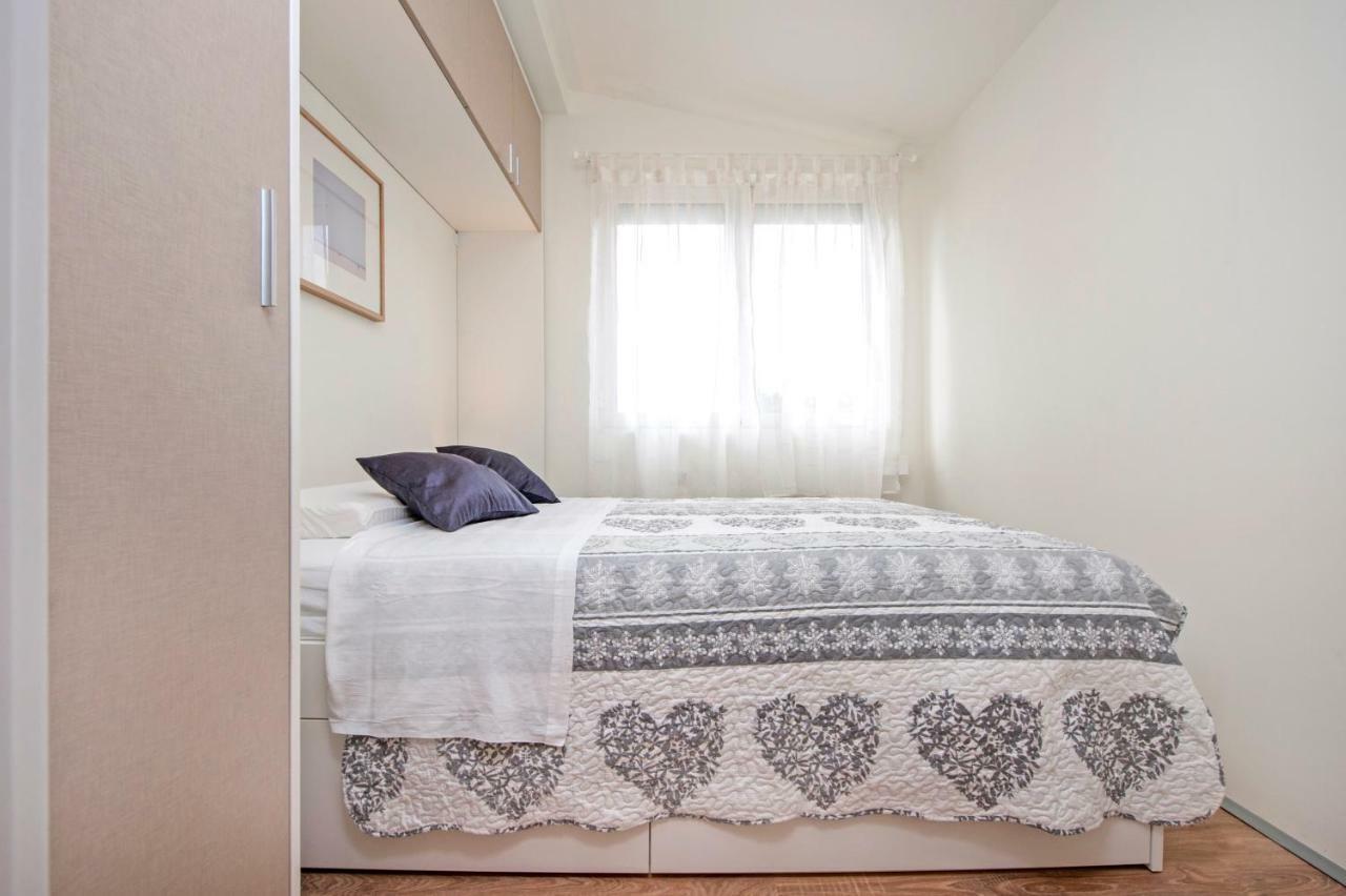 Lakovich Sea View Apartments ロヴィニ エクステリア 写真